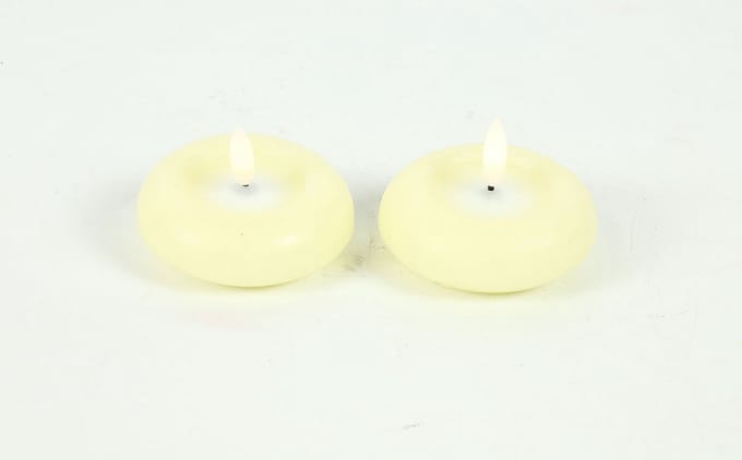 Countryfield LED drijfkaars speelgoed 7,5cm 2 stuks creme decoratie.