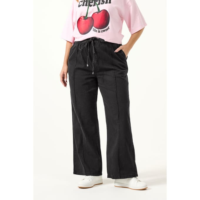 Yours Zwarte Wijde Broek Met Naad Aan De Voorkant Size 48