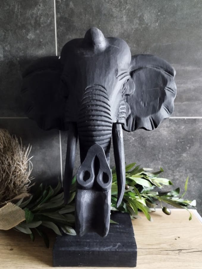 Zwart houten olifantenkop