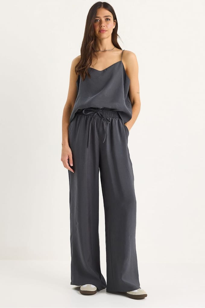 Mouwloze Camisole en Wijde Broek Coördinatieset