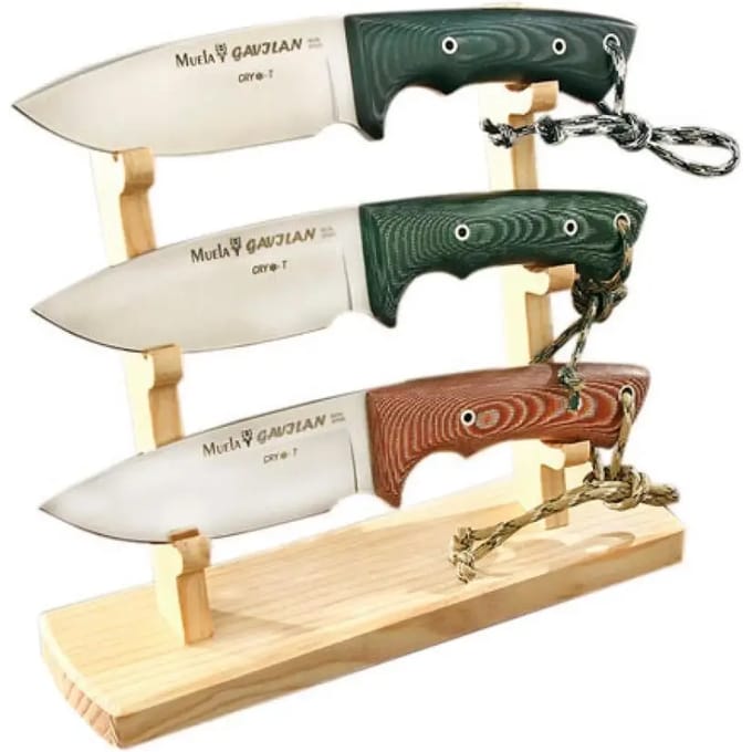 Houten display voor 3 dolken Muela