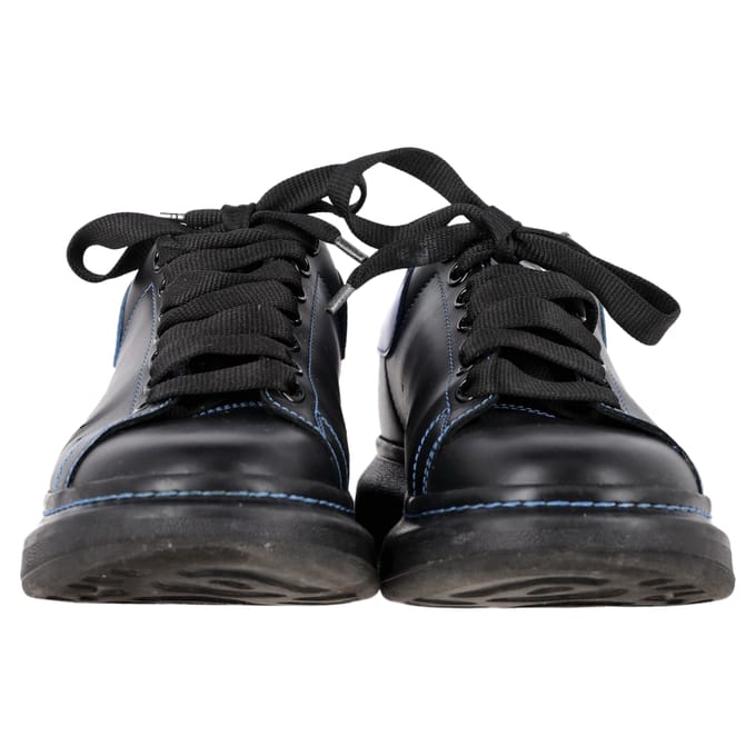 Alexander McQueen Oversized Sneakers in Zwart Leer