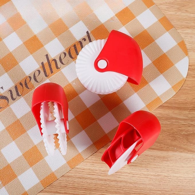 Bakdeegroller Snijder, Handmatige Pizza Gefrituurd Deeg Twists Krullend Embossing Wiel, Multifunctioneel Gebakstool