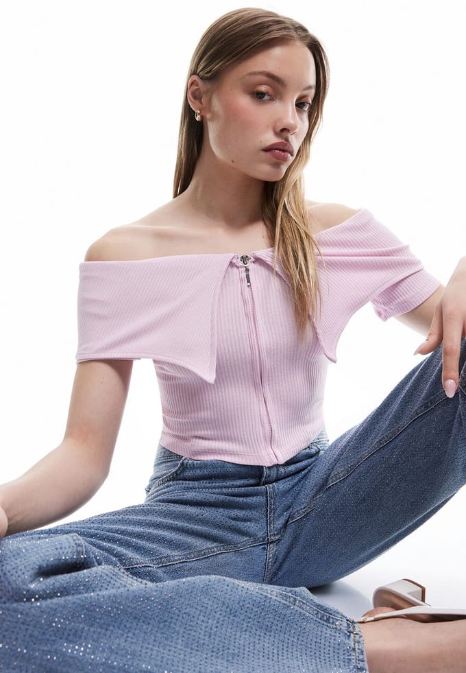 Korte mouw Open schouder T-Shirt