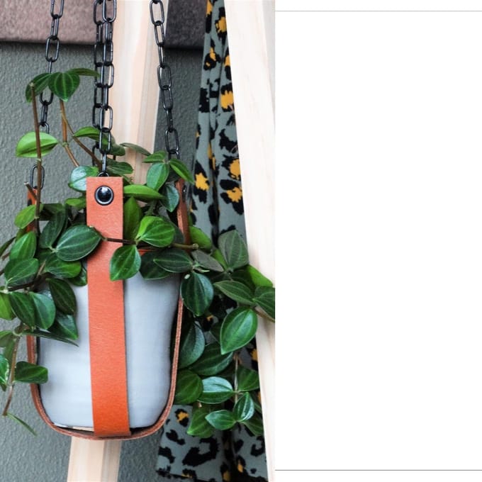 Leren plantenhanger | WIT (i.c.m. zwarte ketting)