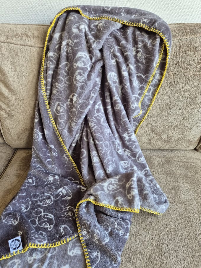 Disney Mickey Mouse Plaid - 120x180cm - Grijs - Fleece Deken - Lekker Warm - Groot Formaat - Dekentje