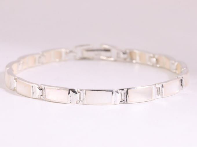 Hoogglans zilveren armband met parelmoer