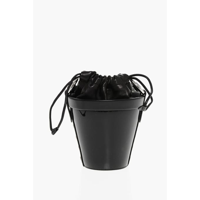 Zwarte leren bucketbag met verstelbare schouderband