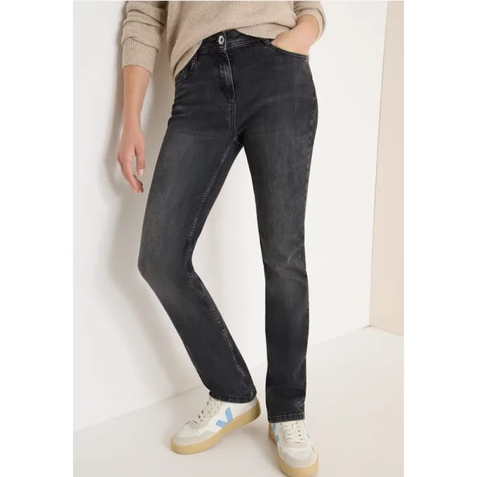 Straight Legs jeans