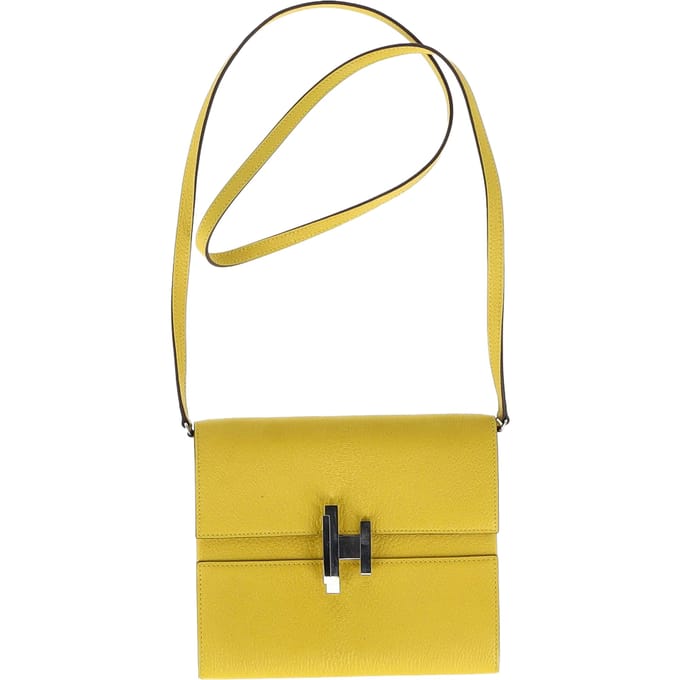 Hermès Cinhetic To Go Schoudertas in Geel Leer