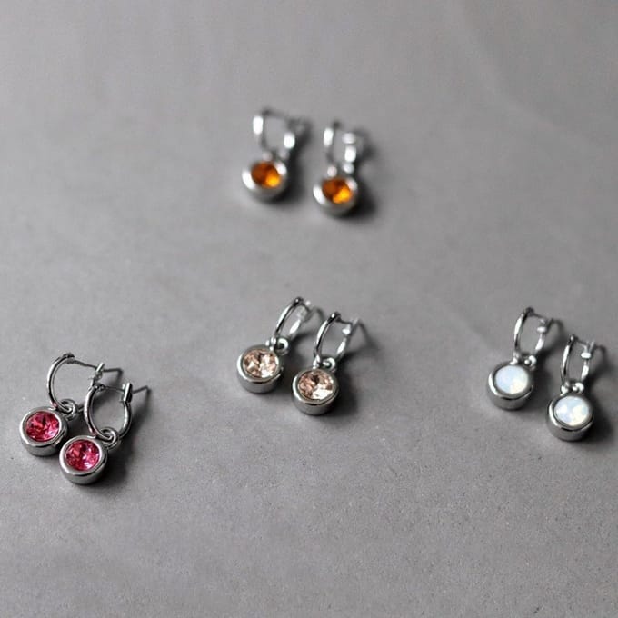 Biba Hang Oorbellen met Swarovski Steentje Jet
