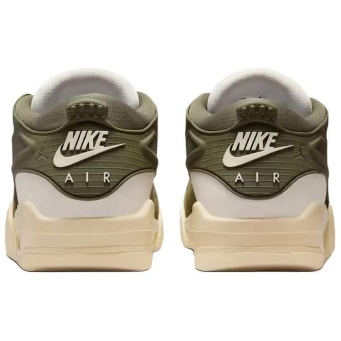 Damestrainers Nike Air Jordan 4 RM