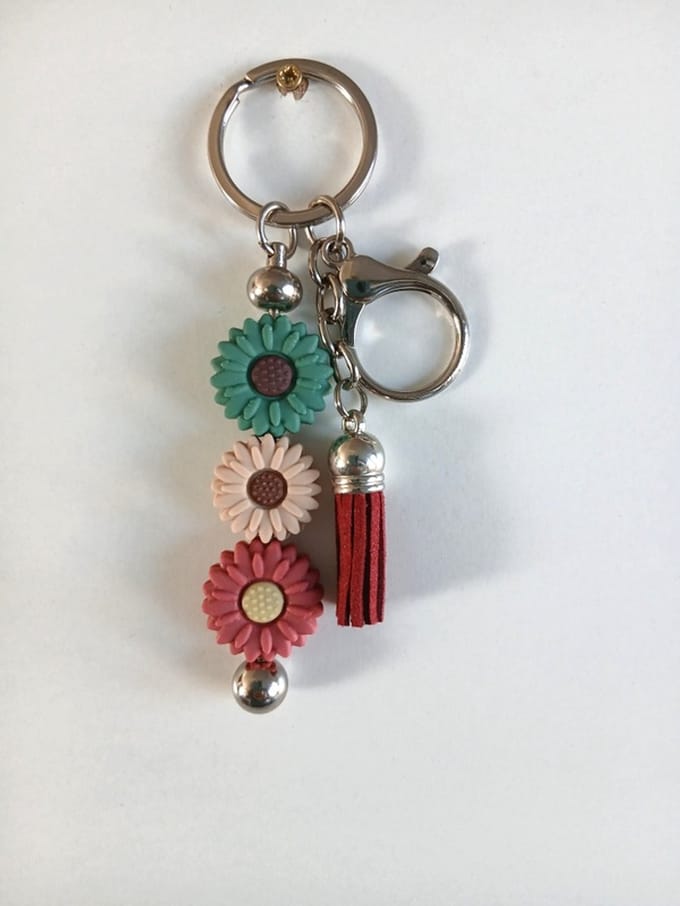 Sleutelhanger, tashanger | 3 bloemen & kwastje