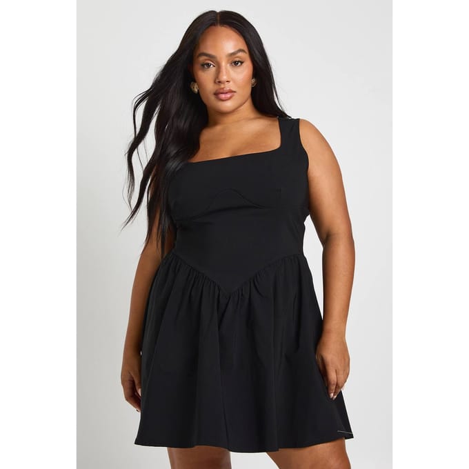 boohoo Dames Plus Bengaline Diepe V-hals Skaterjurk | Black | Maat: 26