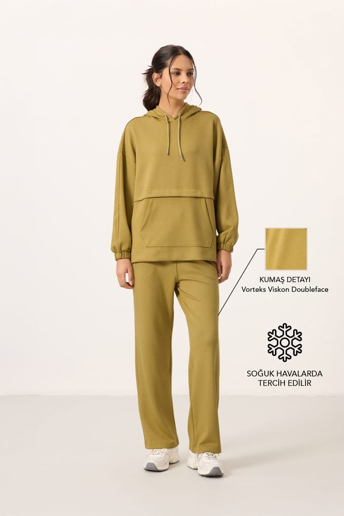 Oversized Hoodie en Brede Pantalon Set