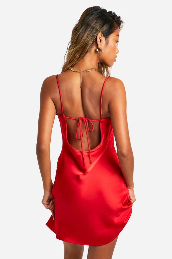 boohoo Dames Satijn Cowl Mini Slipjurk | Red | Maat: 16