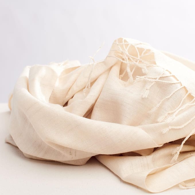 Dzukou Timeless Silk - Sjaal - Dames - Eri Zijden - Handgemaakt - Wit - 220x60 cm
