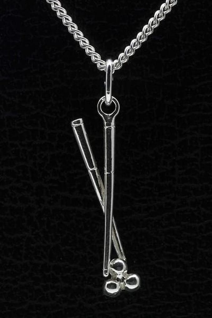 Zilveren Biljartkeu ketting hanger - met bal