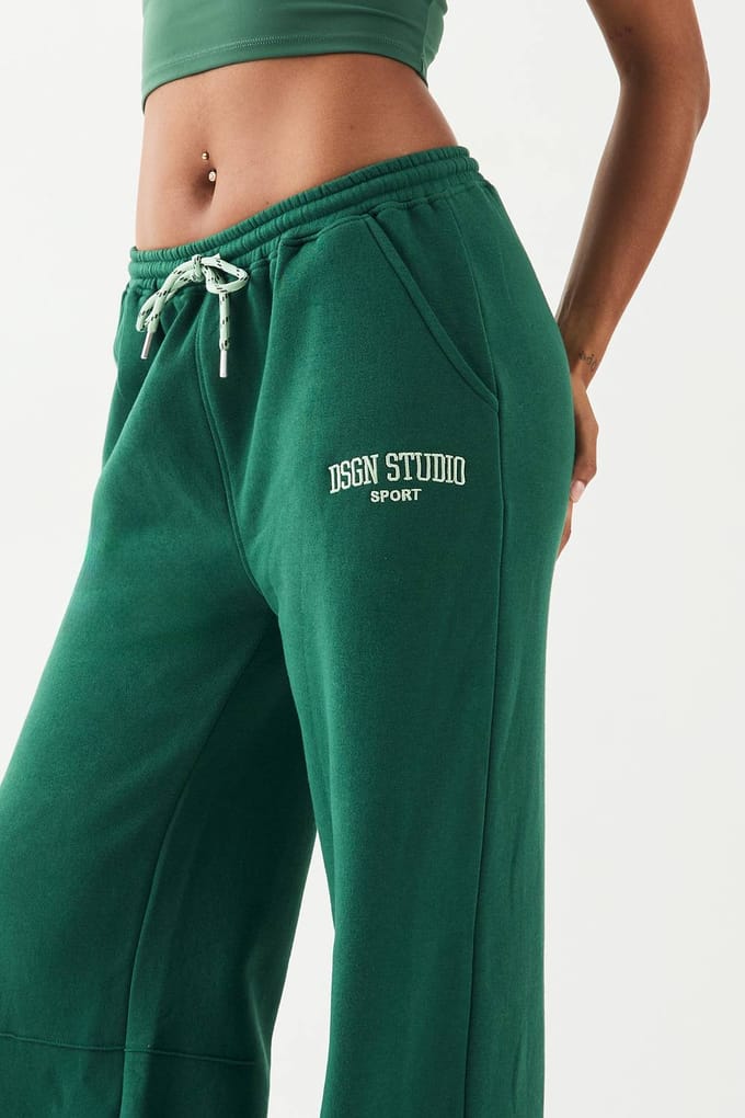 Dames DSGN Studio Sport Straight Leg Jogger | Green | Maat: XS