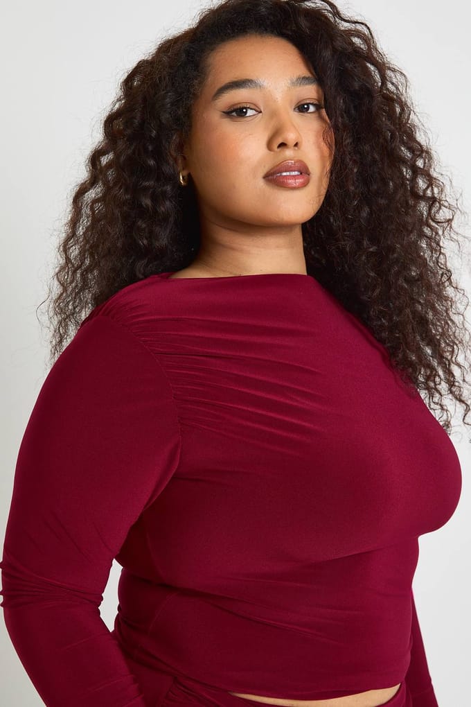 boohoo Dames Plus Gerimpelde Detail Lange Mouw Top | Bessen | Maat: 44