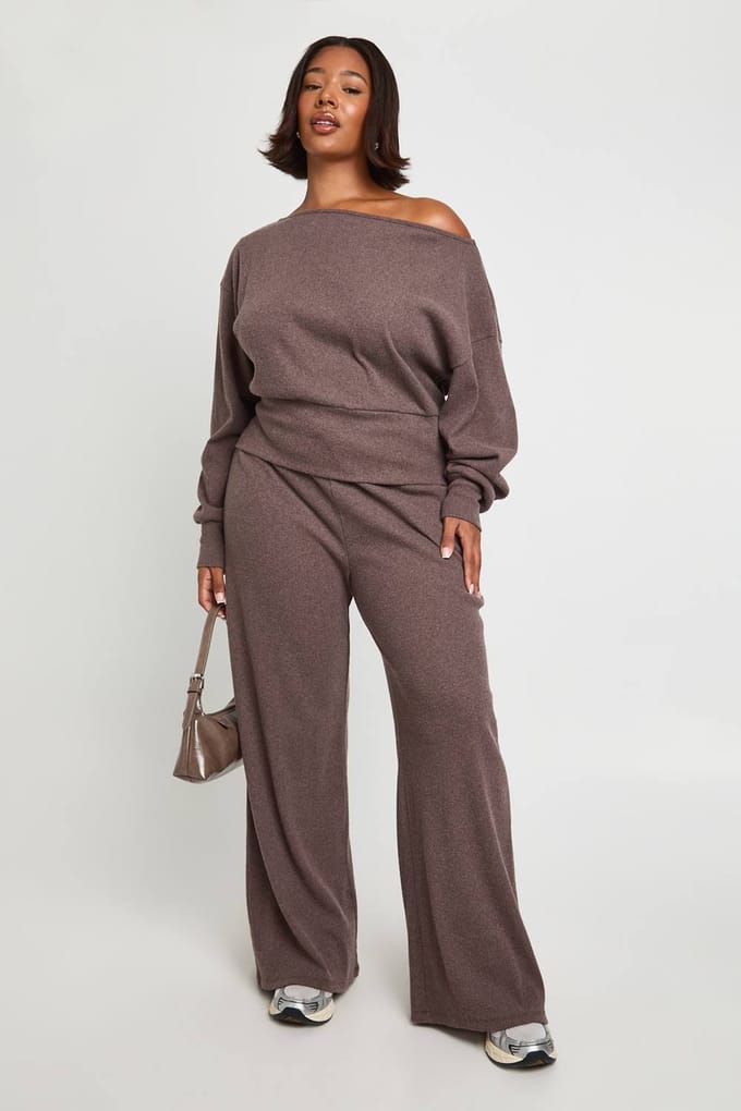 boohoo Dames Plus slordige schouderloze top | Bruin | Maat: 46