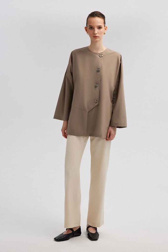 Touché Privé - Asymmetrisch overhemd met knoopdetail - Taupe - Dames