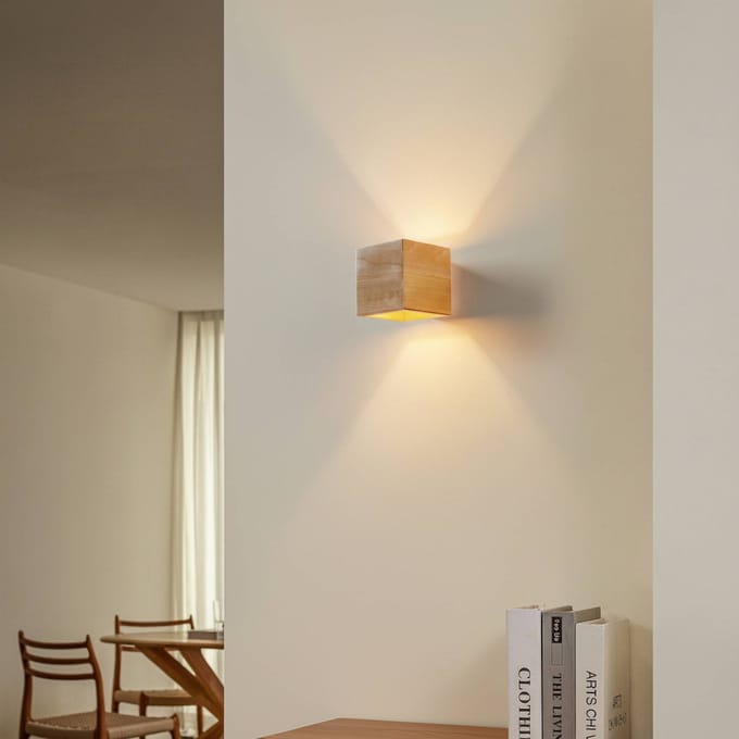 SOLLUX LIGHTING Wandlamp Ara als houten kubus