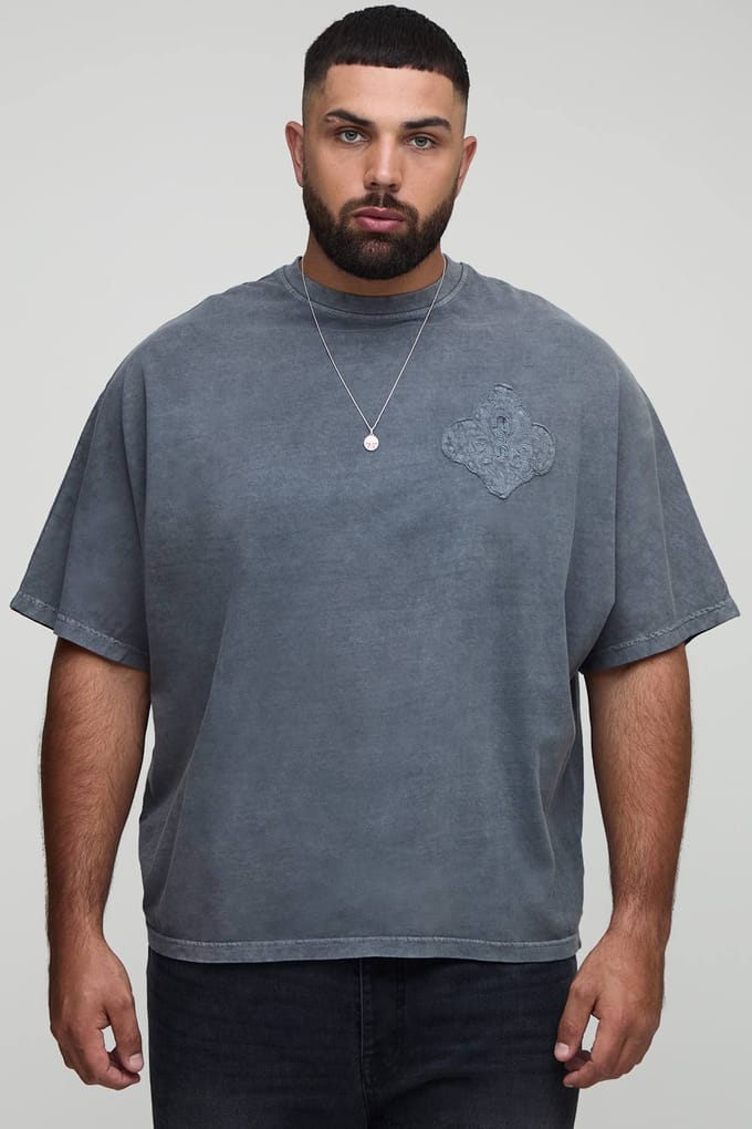 Plus Oversized Worldwide Gewassen Applique T-Shirt | Charcoal | Size 2XL