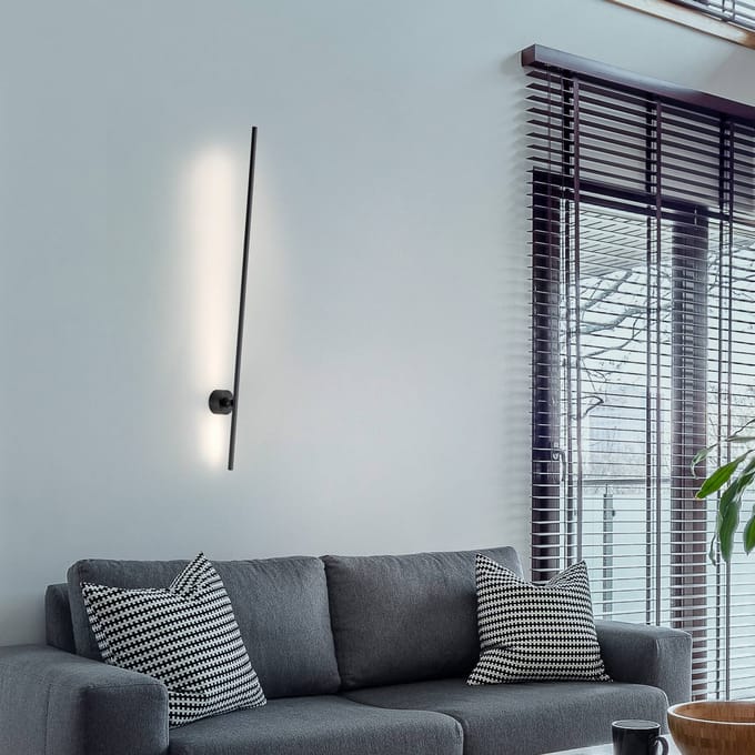LED wandlamp PURE Grafo, zwart, hoogte 117 cm