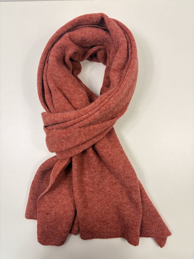 Wintersjaal / effen sjaal van mooi, warm en elastisch materiaal