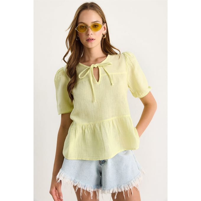 Crew Neck Blouse met Strikdetails