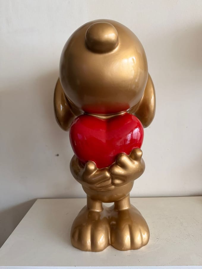 Goodyz- Figuren - Honden - Snoopy- Snoopy met hart - Gouds kleurig - 65cm hoog