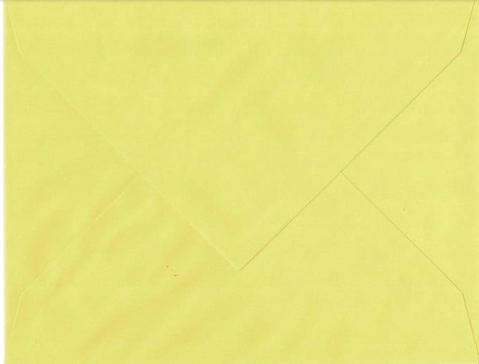 25 A4 Enveloppen - Geel - 24,5x30,5cm - Puntklepsluiting