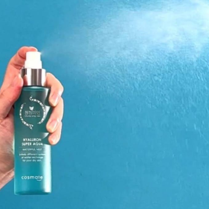 CHUNGJUNGMIIN Hyaluron Super Aqua Waterful Hydraterende Mist, 1 stuk, 120ml white