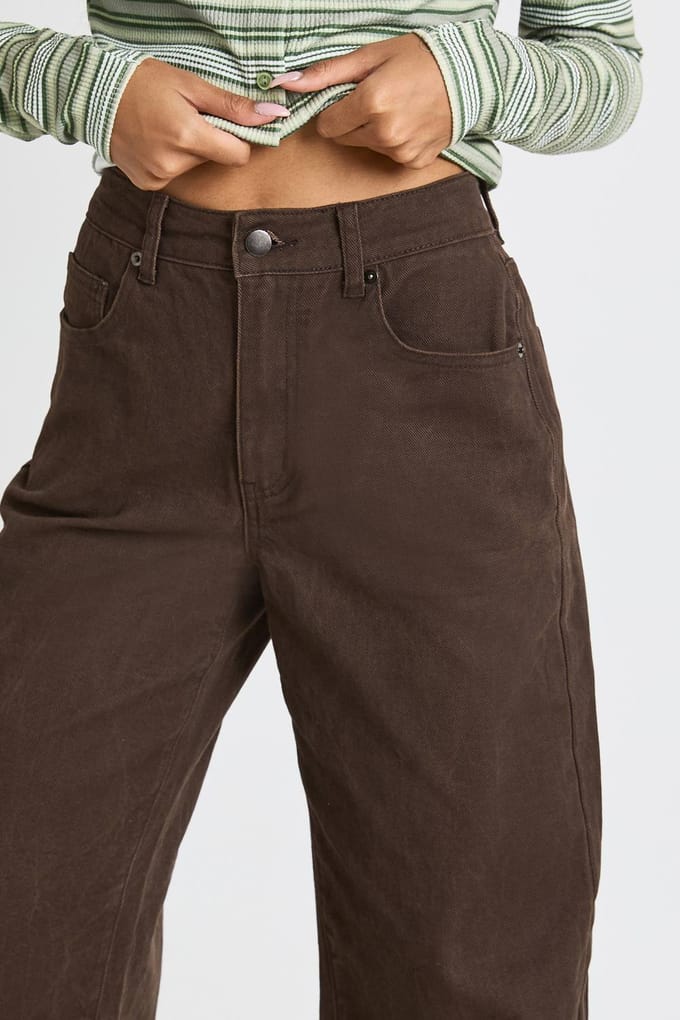 boohoo Dames Hoge taille, wijde pijp jean | Chocolate | Maat: 8