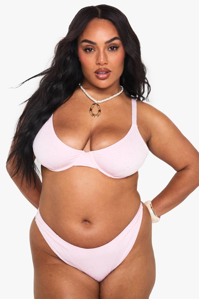boohoo Dames PLUS BRODERIE BEUGEL BIKINI SET | Baby Pink | Maat: 28