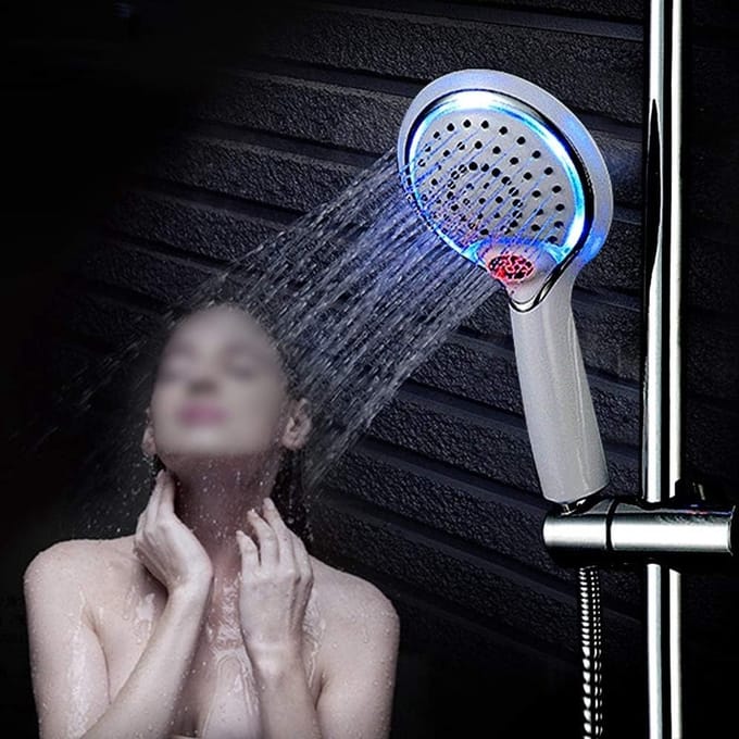 Kleurveranderende LED Douchesproeier met Digitale Temperatuurweergave en Temperatuurregeling voor een Luxe Douche-ervaring