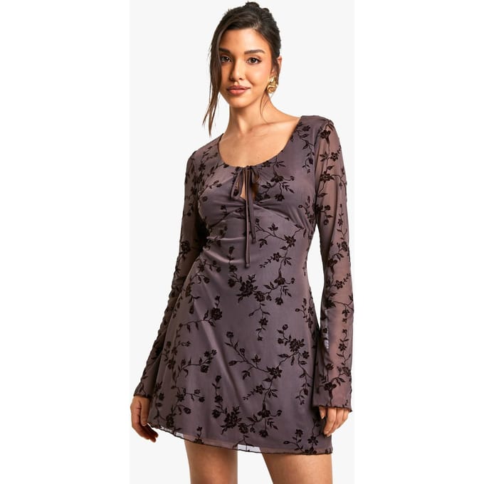 boohoo Dames Mesh Tie Front Flare Sleeve Mini Dress | Chocolate | Maat: 14