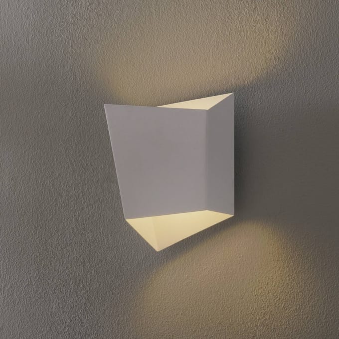 Mantra Iluminación Asimetrische wandlamp van staal, wit