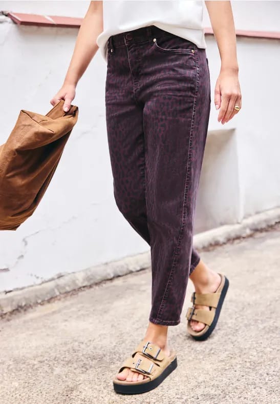 High Waist Barrel Leg jeans met Leo-Print