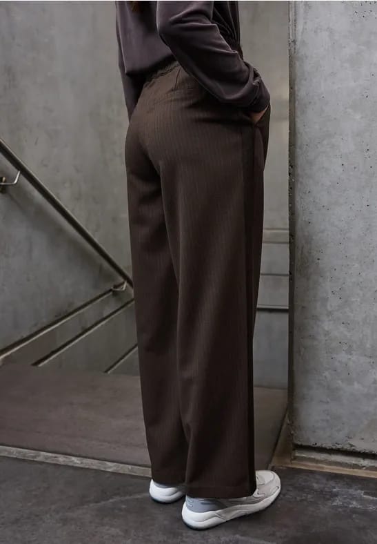 Straight Legs