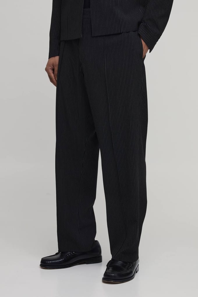 Krijtstreep Relaxed Fit Pak Broek Met Naaddetails | Black | Size 32