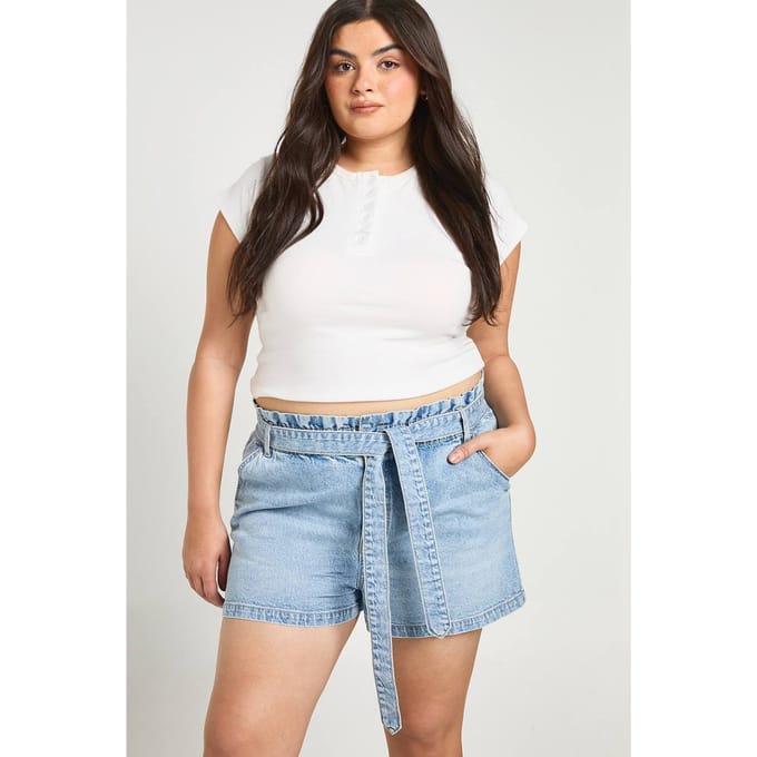 boohoo Dames Plus denim short met paperbag taille | Light Wash | Maat: 28