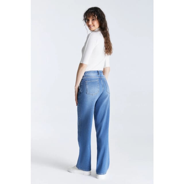 COJ - Nova - Wide Straight Jeans - Medium Blue